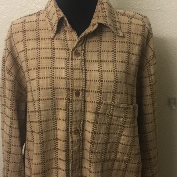 100% cotton tan/brown/green textured button down shirt - Picture 3 of 9